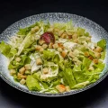 Салат Цезарь (с анчоусами)